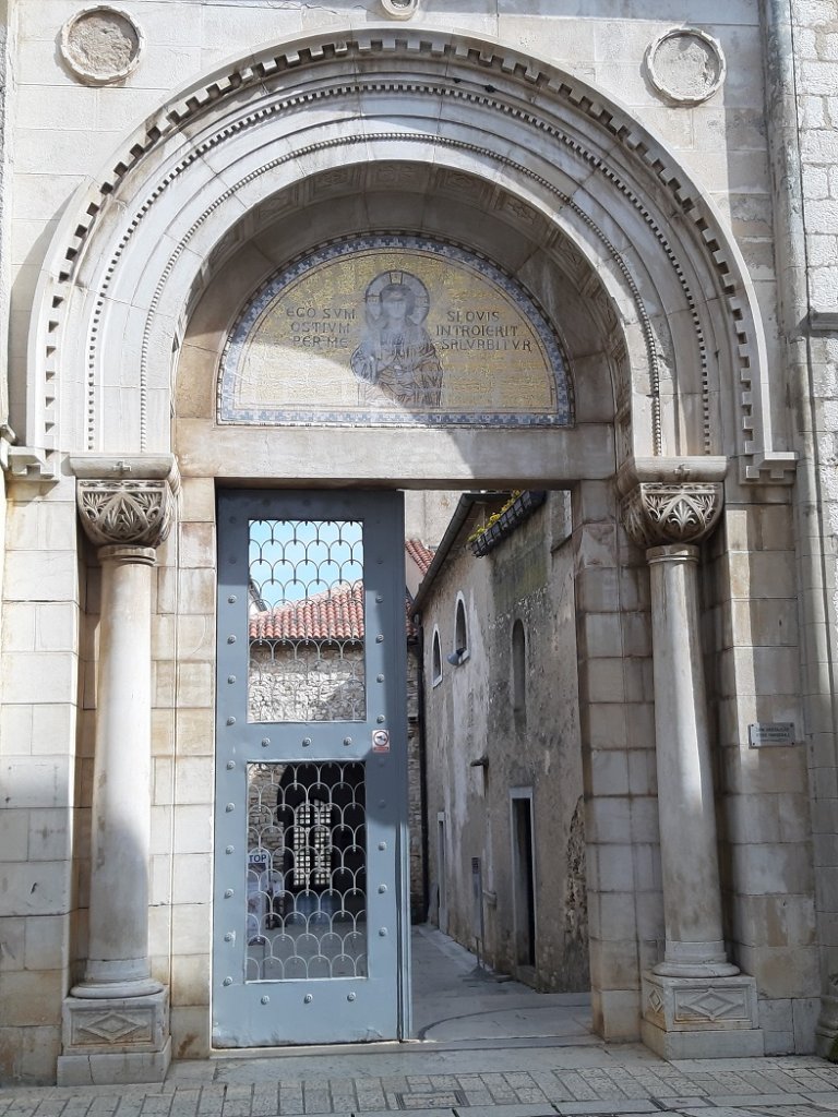 Entrée de la basilique euphrasienne de Poreč