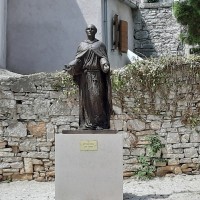Statue