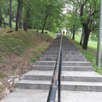 Marches en direction de la ville haute