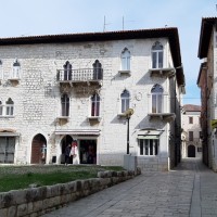 Place dans le centre ville de Porec